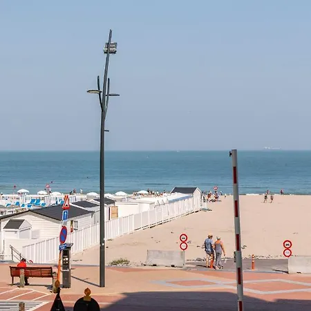 Cosy With Lateral Seaview Blankenberge