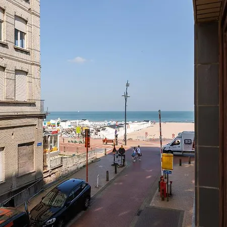 Daire Cosy With Lateral Seaview Blankenberge