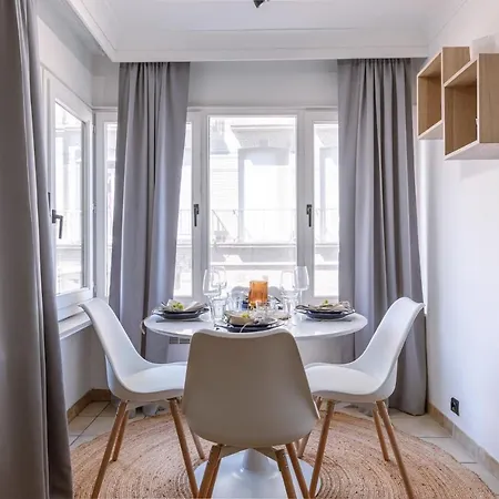 Cosy With Lateral Seaview Daire